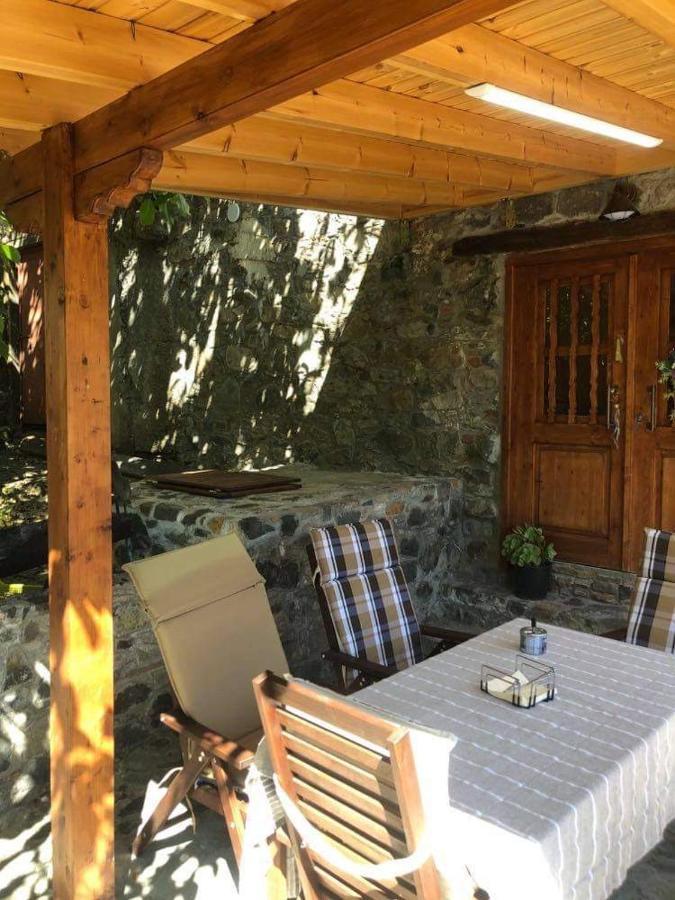 To Spiti Tou Faliari Platanistasa Eksteriør bilde